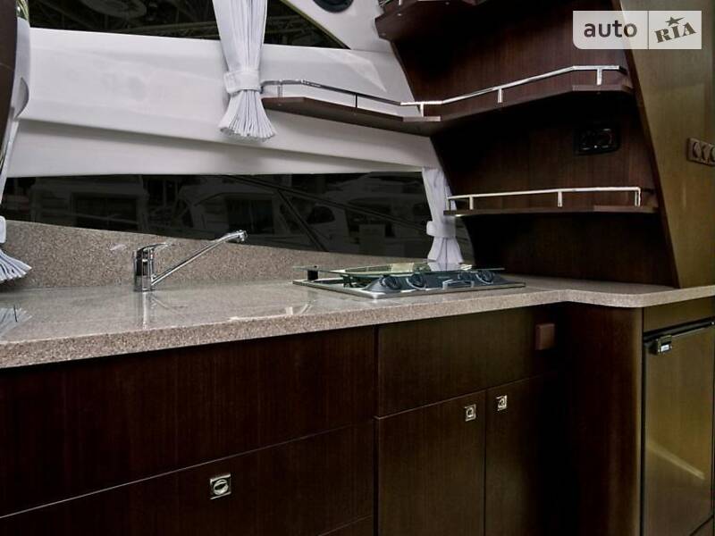 Моторная яхта Galeon 340 2010 в Черновцах