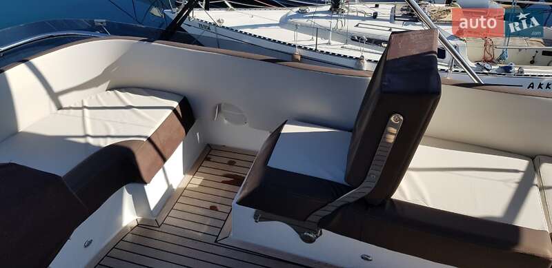 Моторная яхта Galeon 380 2018 в Киеве фото 5 Моторная яхта Galeon 380 2018 в Киеве