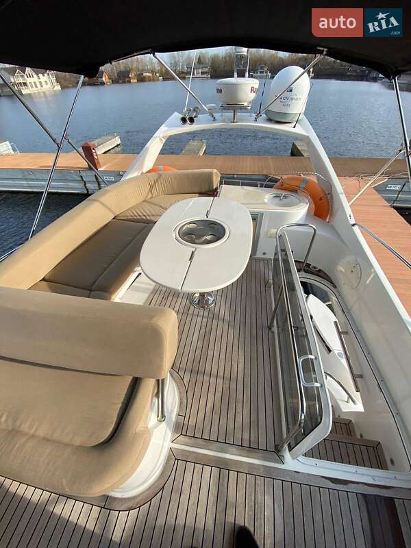Моторная яхта Galeon 440 2008 в Киеве