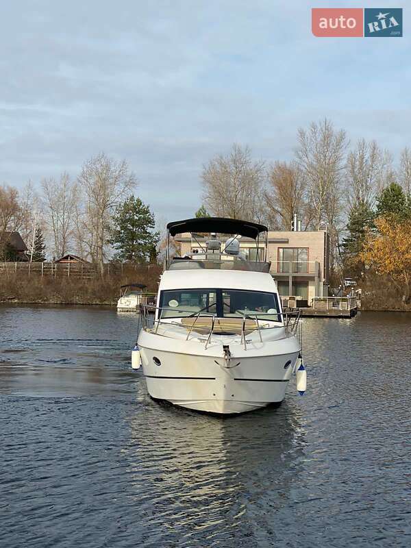 Моторная яхта Galeon 440 2008 в Киеве