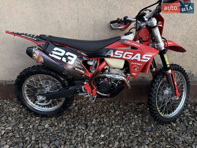 Мотоцикл Внедорожный (Enduro) Gas Gas EC 2023 в Ивано-Франковске фото 11 Мотоцикл Внедорожный (Enduro) Gas Gas EC 2023 в Ивано-Франковске