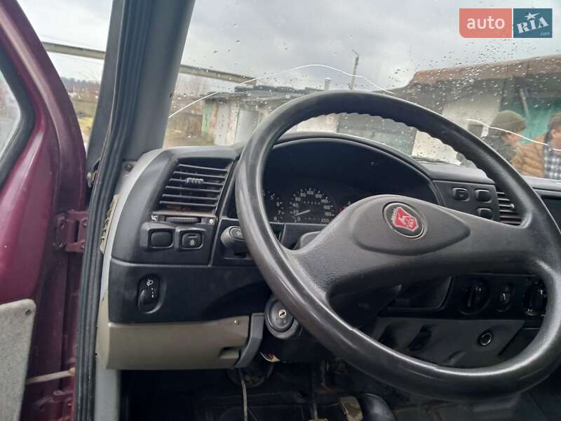 Минивэн ГАЗ 2217 Баргузин 2004 в Бориславе