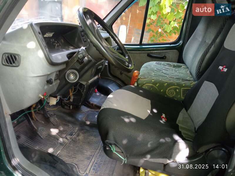 Минивэн ГАЗ 2217 Баргузин 2002 в Ахтырке фото 4 Минивэн ГАЗ 2217 Баргузин 2002 в Ахтырке