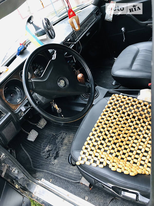 Седан ГАЗ 24-10 Волга 1986 в Черновцах