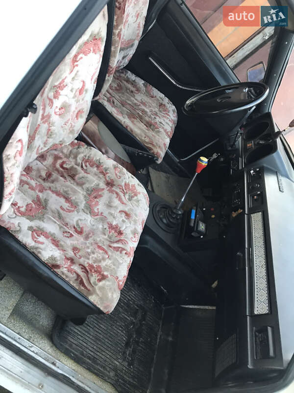 Седан ГАЗ 24-10 Волга 1990 в Тараще фото 5 Седан ГАЗ 24-10 Волга 1990 в Тараще