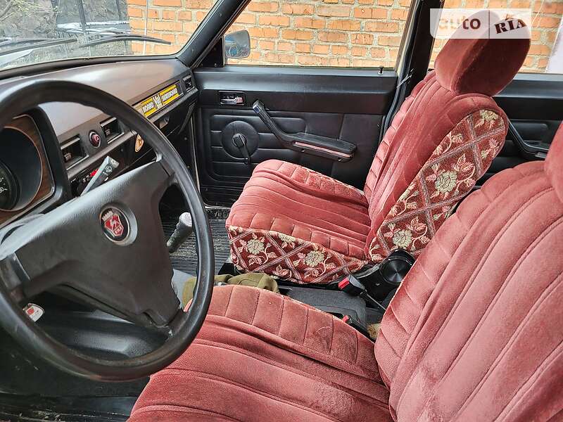 Седан ГАЗ 24-10 Волга 1987 в Ильинцах фото 23 Седан ГАЗ 24-10 Волга 1987 в Ильинцах