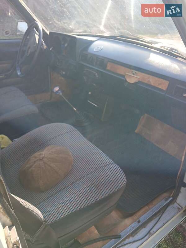 Седан ГАЗ 24-10 Волга 1992 в Воскресенском