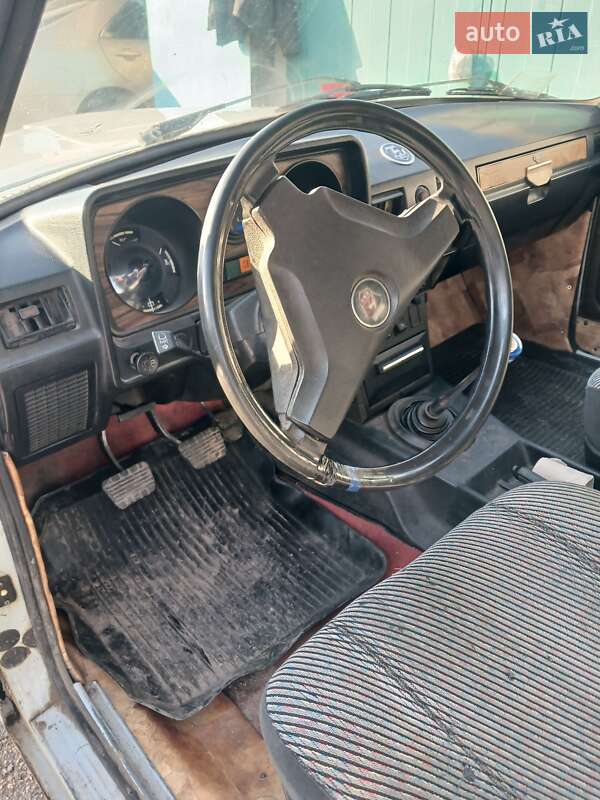 Седан ГАЗ 24-10 Волга 1992 в Воскресенском