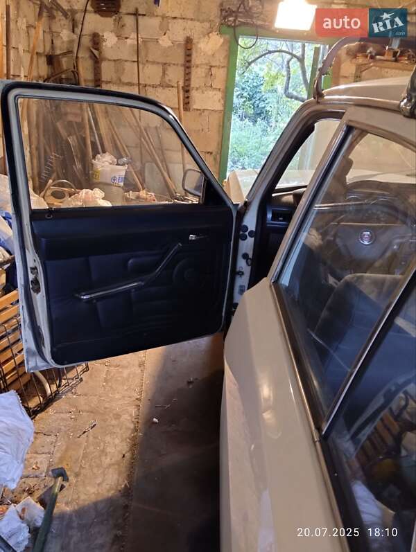 Седан ГАЗ 24-10 Волга 1987 в Кам'янському