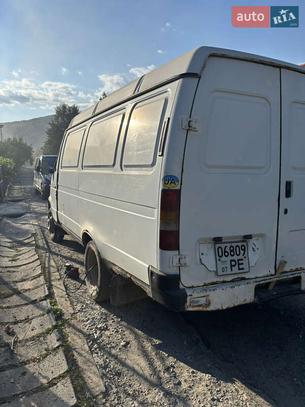 Грузовой фургон ГАЗ 2705 Газель 2002 в Воловце