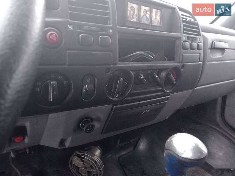 Минивэн ГАЗ 2752 Соболь 2003 в Коростене