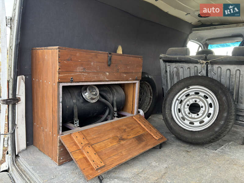 Вантажний фургон ГАЗ 2752 Соболь 1999 в Житомирі