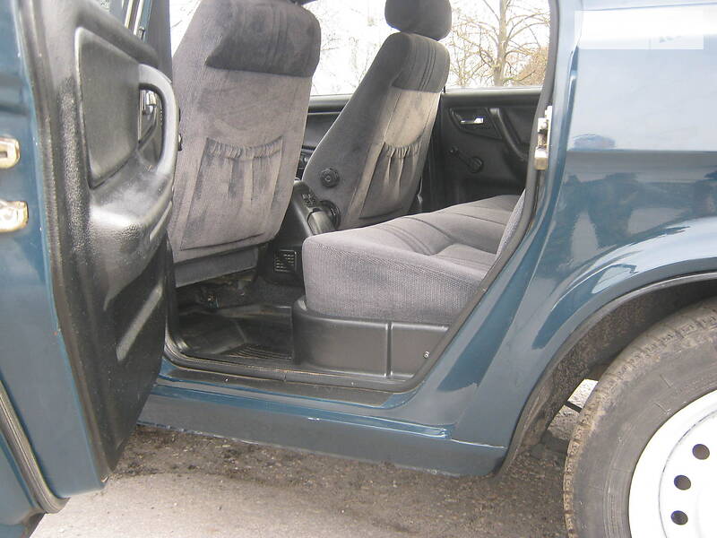 Седан ГАЗ 3110 Волга 1999 в Миргороді