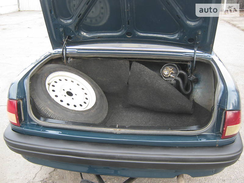 Седан ГАЗ 3110 Волга 1999 в Миргороді