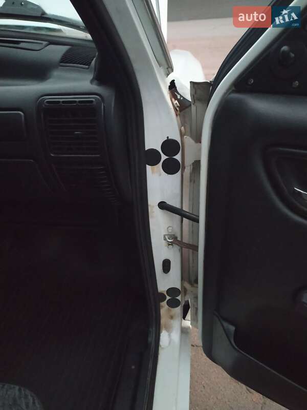 Седан ГАЗ 3110 Волга 2003 в Чернигове фото 10 Седан ГАЗ 3110 Волга 2003 в Чернигове