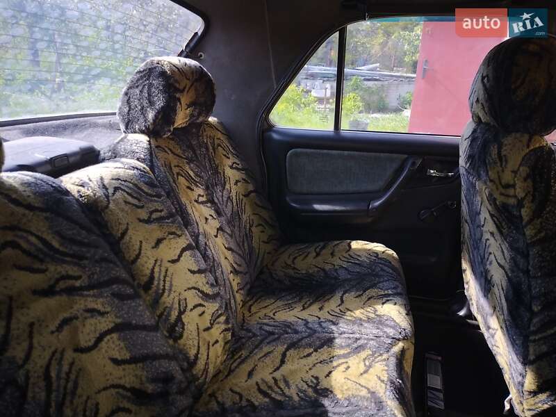Седан ГАЗ 3110 Волга 2003 в Киеве