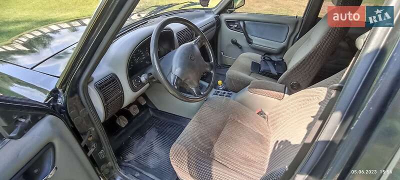 Седан ГАЗ 3110 Волга 1998 в Ромнах