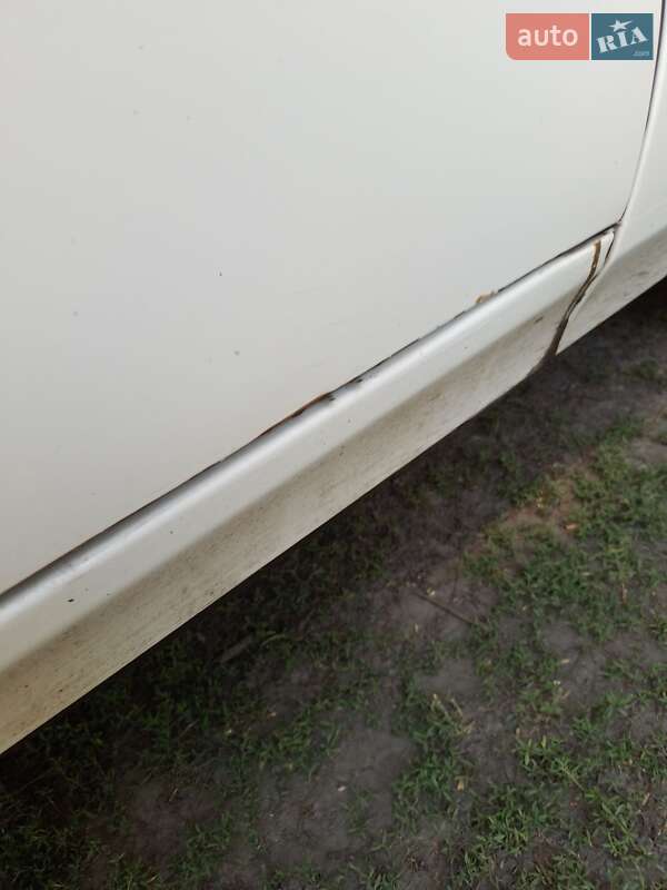 Седан ГАЗ 3110 Волга 2004 в Павлограде