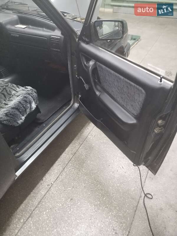Седан ГАЗ 3110 Волга 2003 в Южному фото 11 Седан ГАЗ 3110 Волга 2003 в Южному