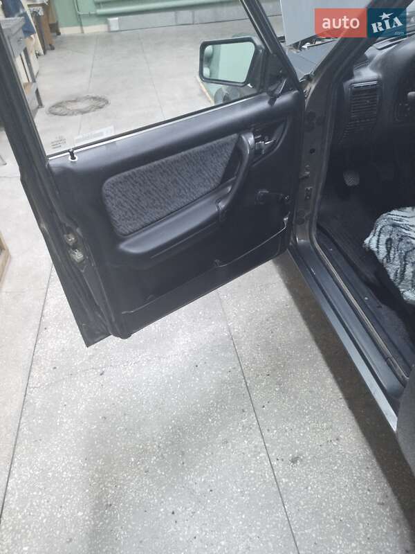Седан ГАЗ 3110 Волга 2003 в Южному фото 19 Седан ГАЗ 3110 Волга 2003 в Южному