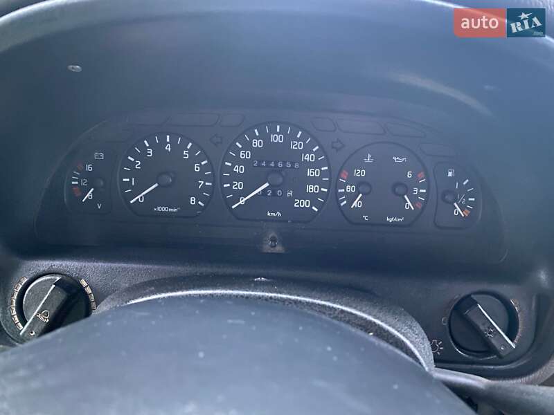 Седан ГАЗ 3110 Волга 2000 в Сторожинце