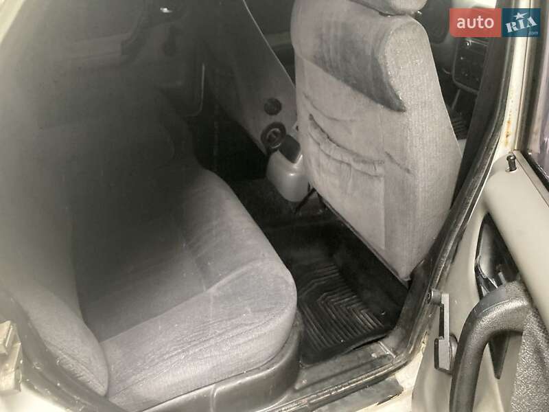 Седан ГАЗ 3110 Волга 2000 в Тернополе