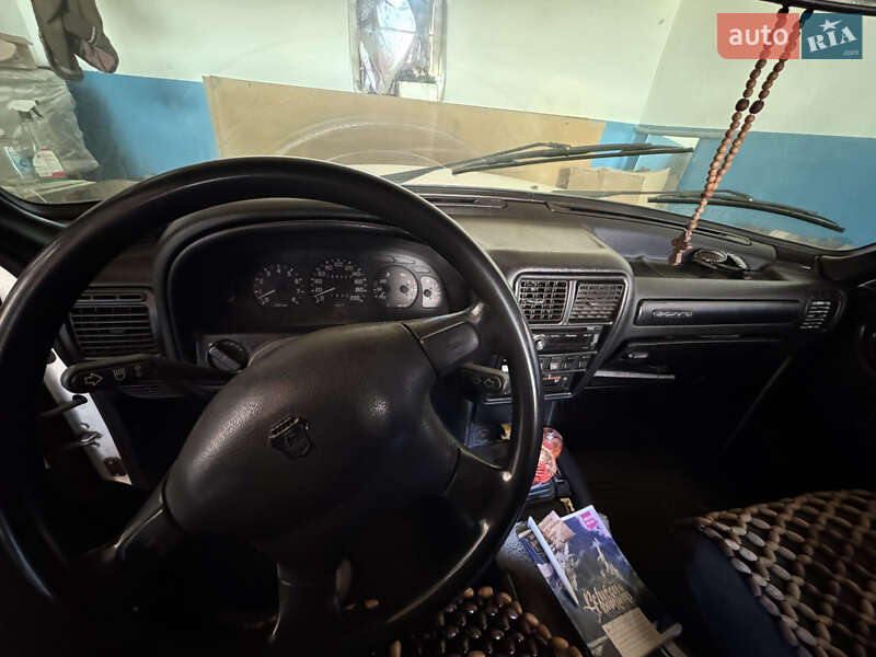 Седан ГАЗ 3110 Волга 2003 в Чернівцях