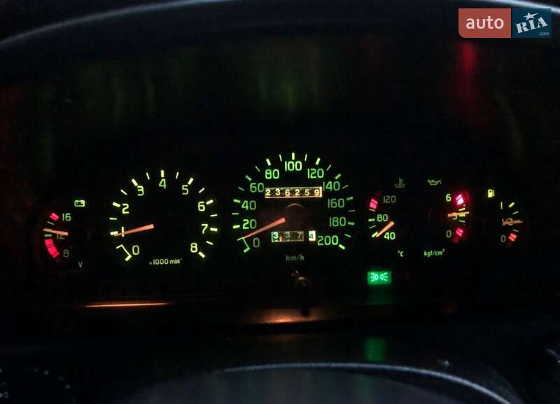 Седан ГАЗ 3110 Волга 2003 в Кременце