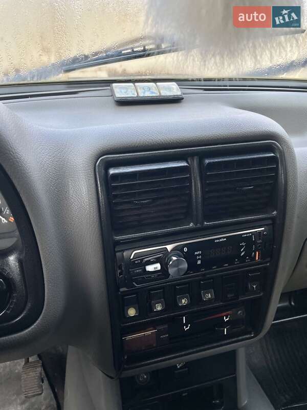 Седан ГАЗ 3110 Волга 2002 в Харькове