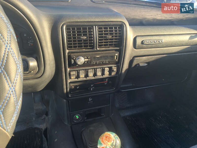 Седан ГАЗ 3110 Волга 2000 в Києві