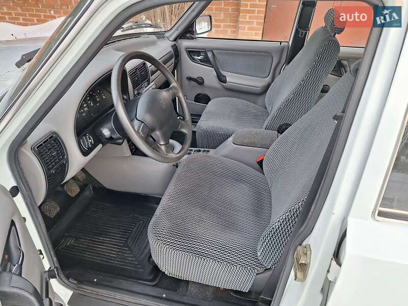 Седан ГАЗ 3110 Волга 2000 в Ізюмі