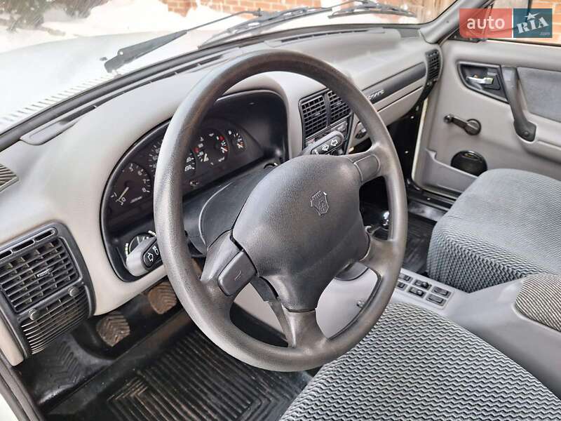 Седан ГАЗ 3110 Волга 2000 в Ізюмі