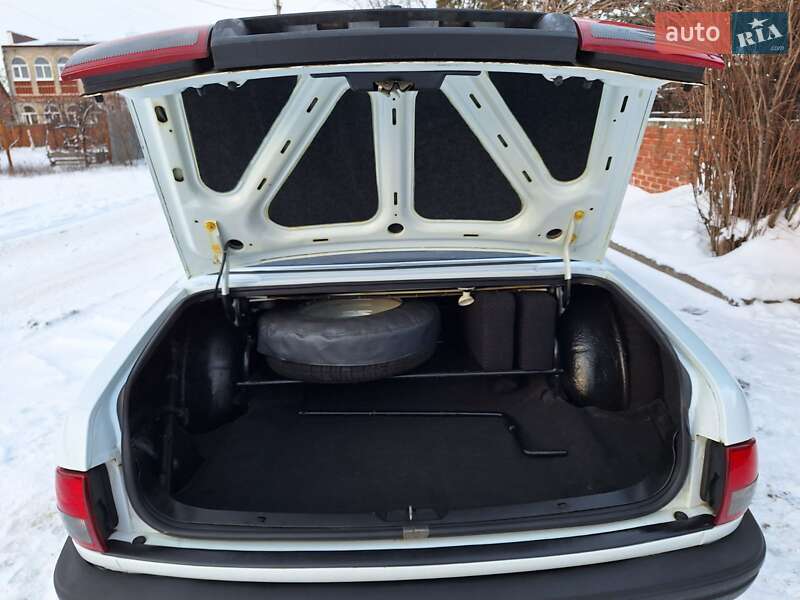 Седан ГАЗ 3110 Волга 2000 в Ізюмі