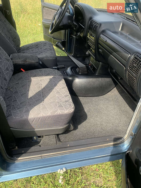 Седан ГАЗ 31105 Волга 2004 в Черняхові