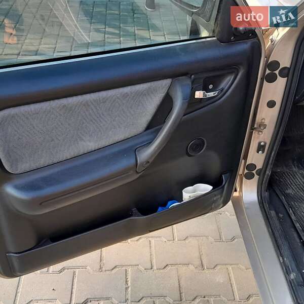 Седан ГАЗ 31105 Волга 2005 в Тарутиному