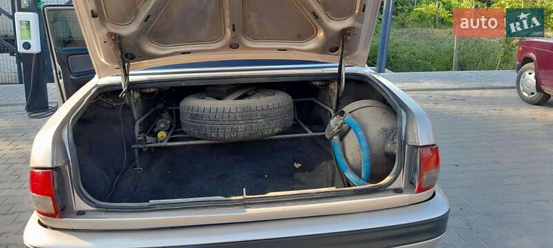 Седан ГАЗ 31105 Волга 2005 в Тарутиному