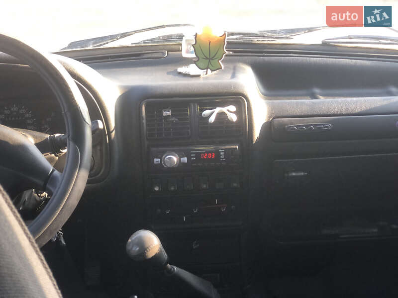 Седан ГАЗ 31105 Волга 2005 в Ровно