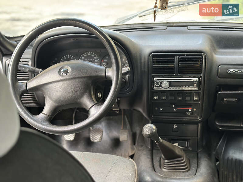 Седан ГАЗ 31105 Волга 2005 в Киеве