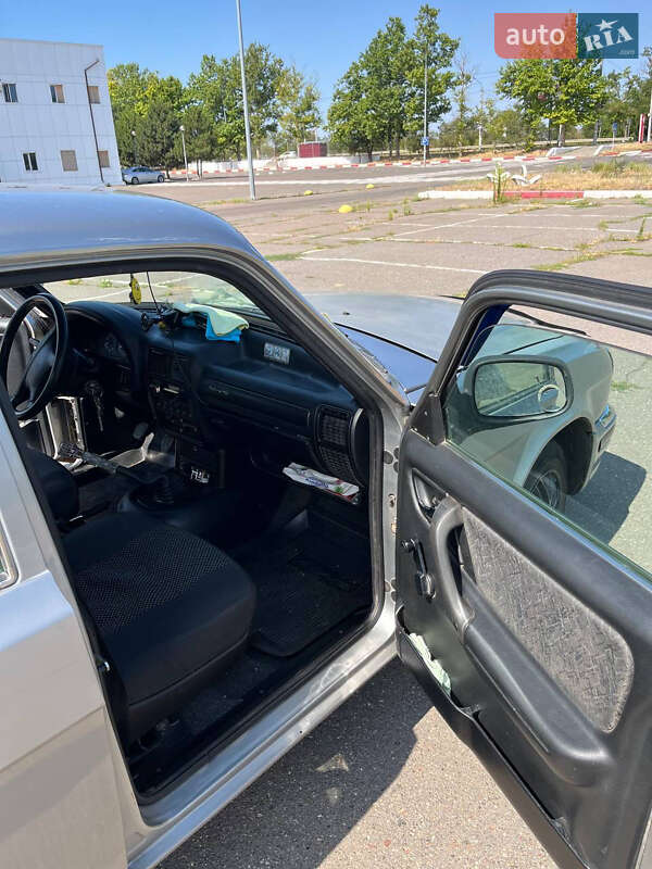 Седан ГАЗ 31105 Волга 2004 в Миколаєві