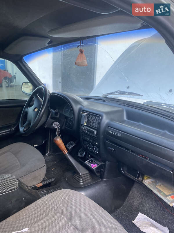 Седан ГАЗ 31105 Волга 2006 в Києві фото 5 Седан ГАЗ 31105 Волга 2006 в Києві
