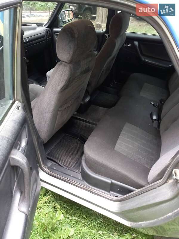 Седан ГАЗ 31105 Волга 2006 в Києві