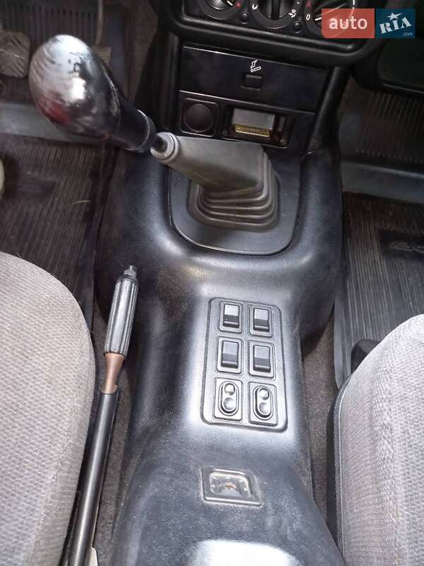 Седан ГАЗ 31105 Волга 2006 в Києві