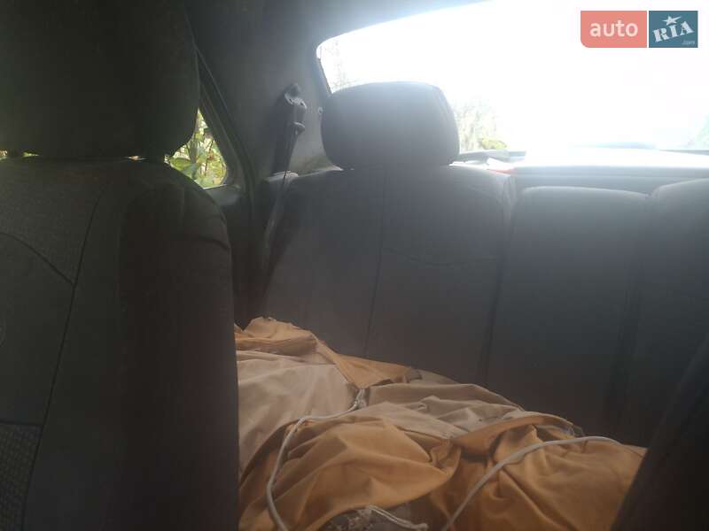 Седан ГАЗ 31105 Волга 2006 в Великих Лучках