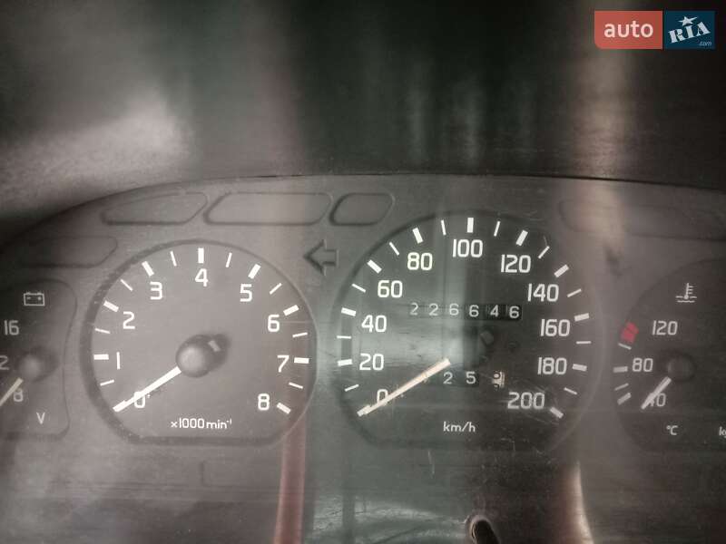 Седан ГАЗ 31105 Волга 2004 в Бобровице фото 6 Седан ГАЗ 31105 Волга 2004 в Бобровице