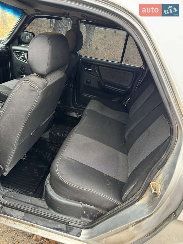 Седан ГАЗ 31105 Волга 2006 в Павлограде