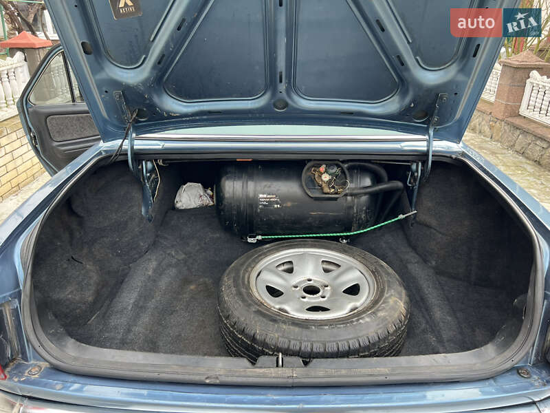 Седан ГАЗ 31105 Волга 2005 в Гусятине