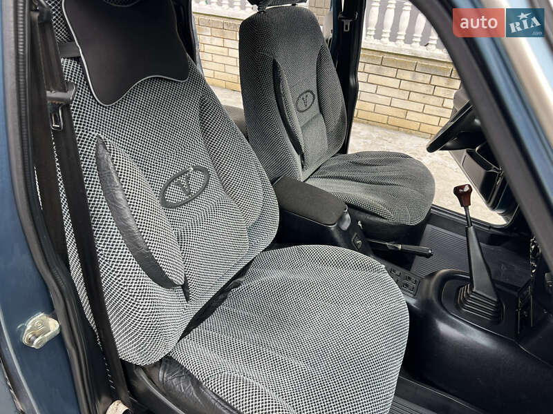 Седан ГАЗ 31105 Волга 2005 в Гусятине