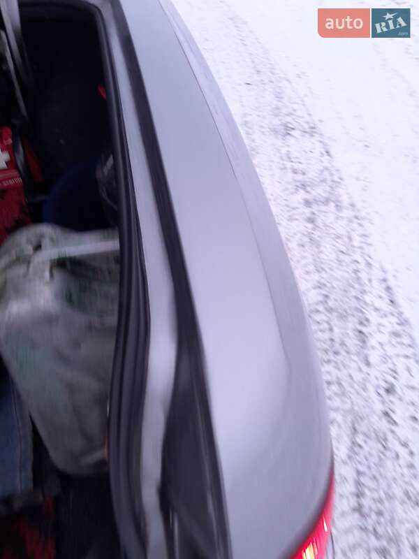 Седан ГАЗ 31105 Волга 2004 в Новому Бузі