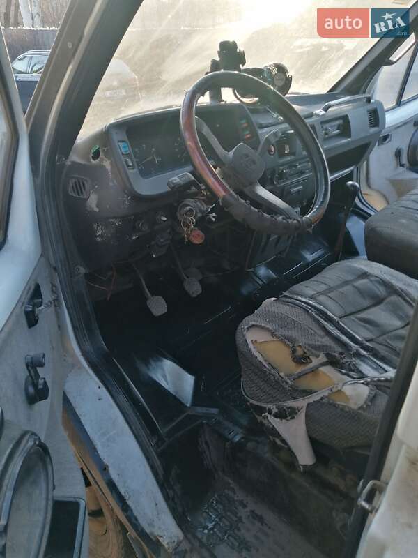 Микровэн ГАЗ 3221 Газель 2002 в Кривом Роге