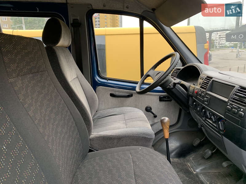 Мікроавтобус ГАЗ 32213 Газель 2004 в Києві